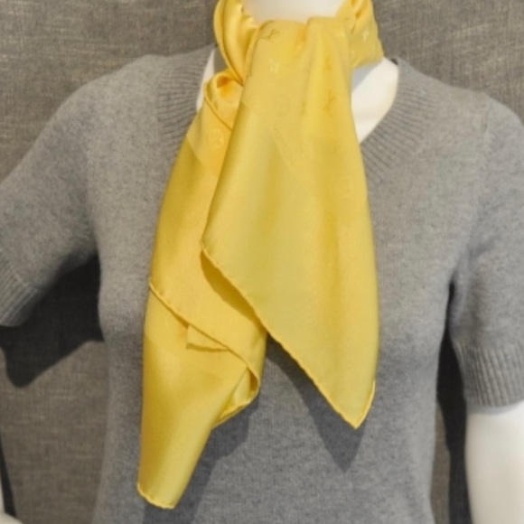 Authentic Louis Vuitton Monaco silk square scarf - Picture 11 of 11